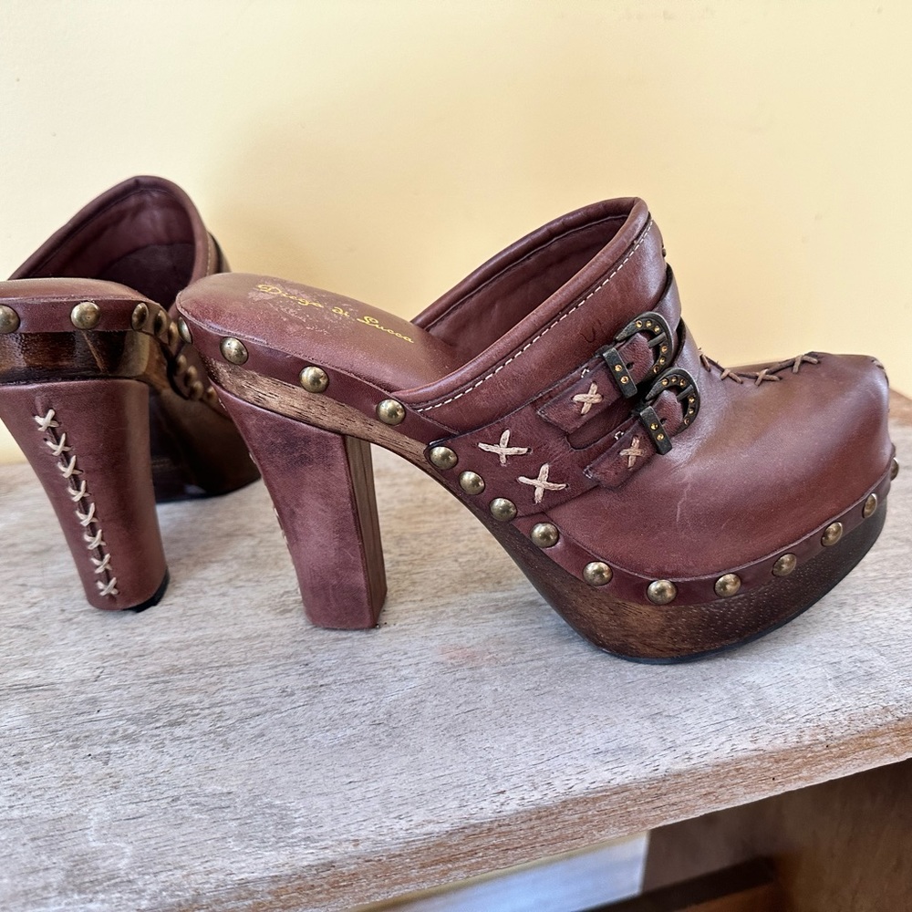 Beautiful, hobo good quality brown, leather, platform heel, studded clog